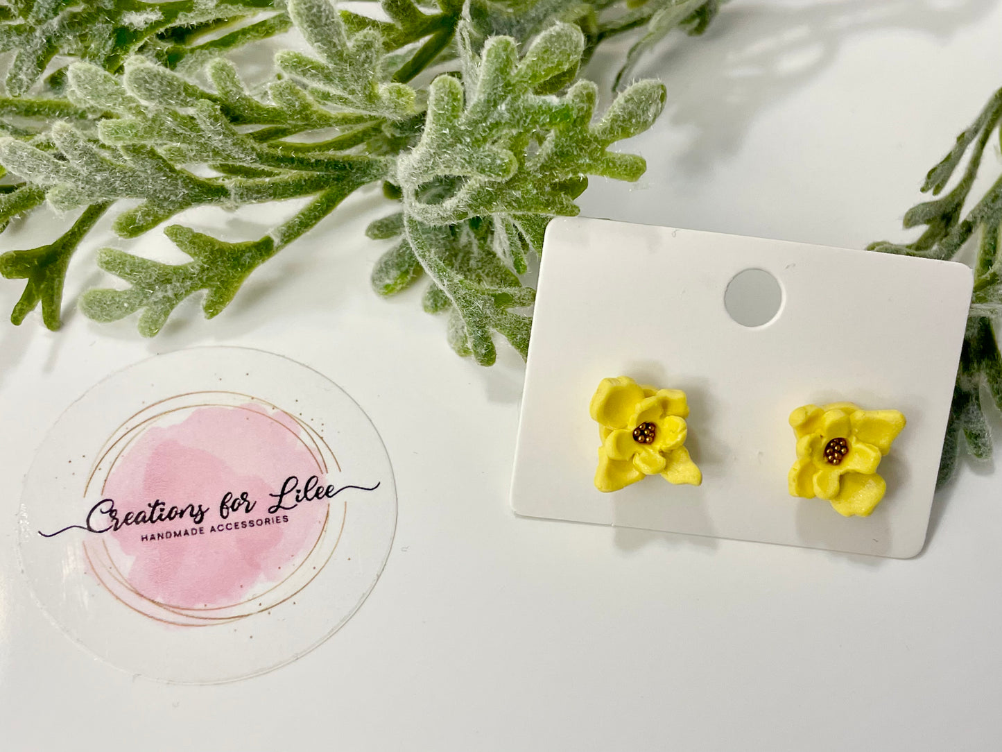 Daffodil Studs