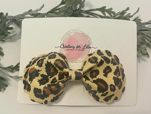 Rounded Bowtie Hair Bow with Scalloped Edges - Leopard