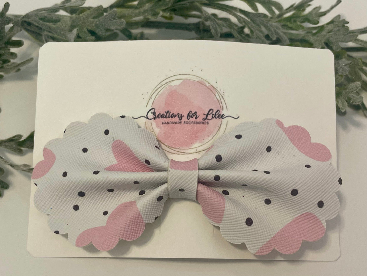 Rounded Bowtie Hair Bow with Scalloped Edges - White with Pink Hearts