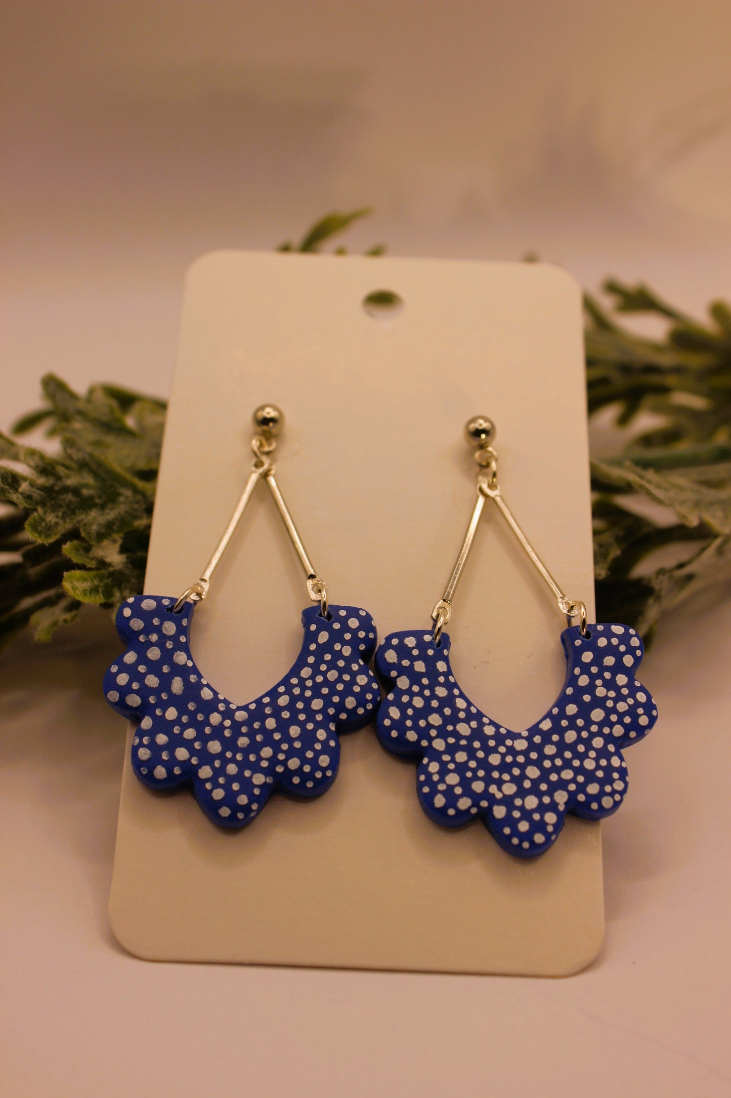 Clay Earrings - Blue & White Scalloped Arch Earrings