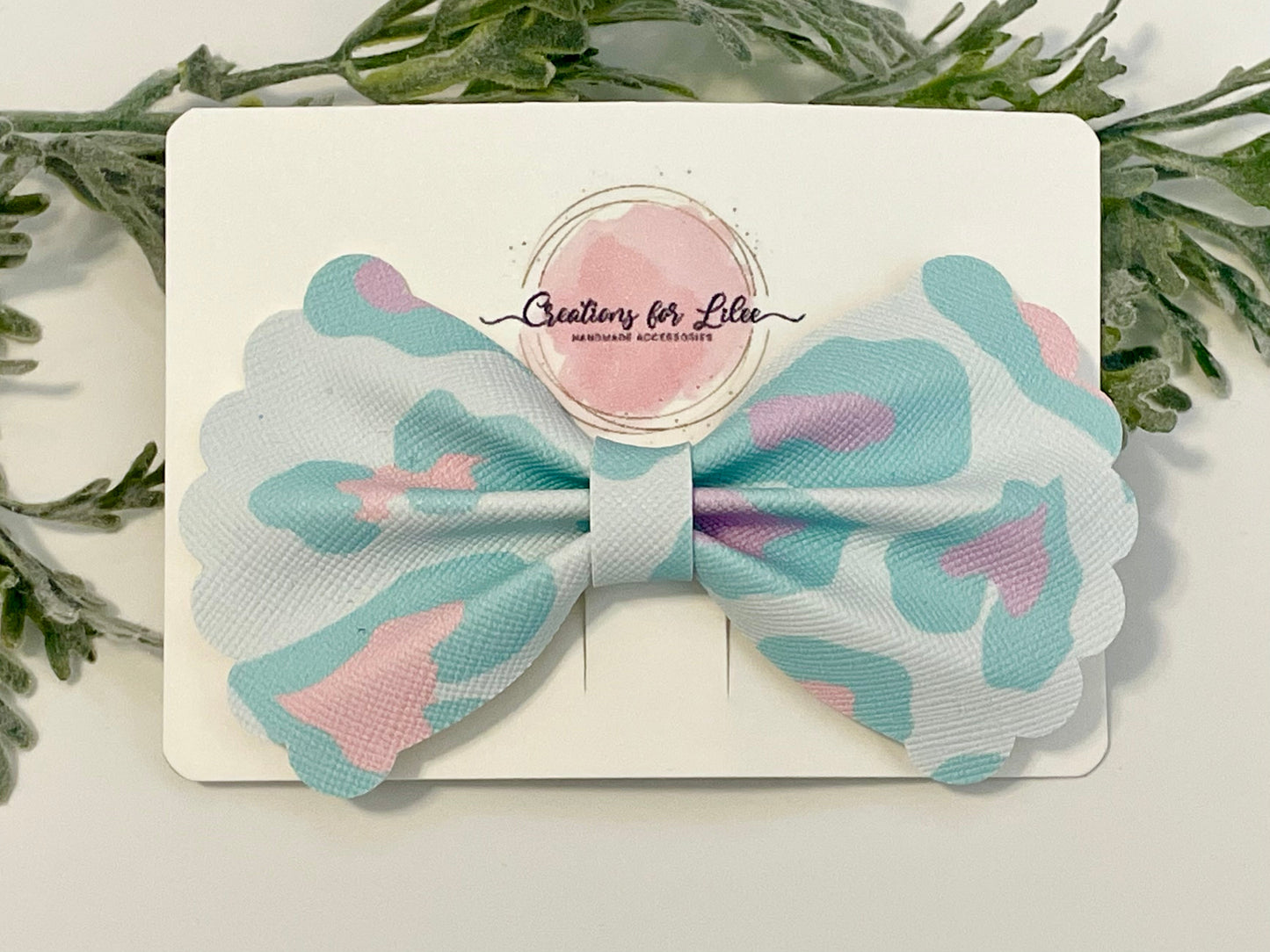 Bowtie Hair Bow with Scalloped Edges - Pastel Leopard