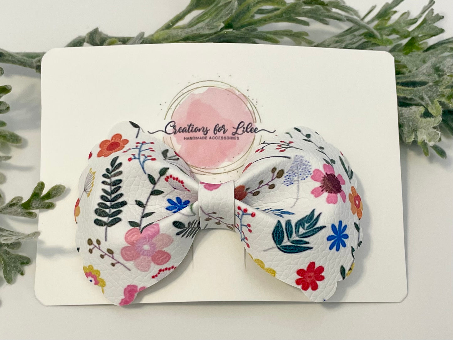 Bowtie Hair Bow with Scalloped Edges - Floral