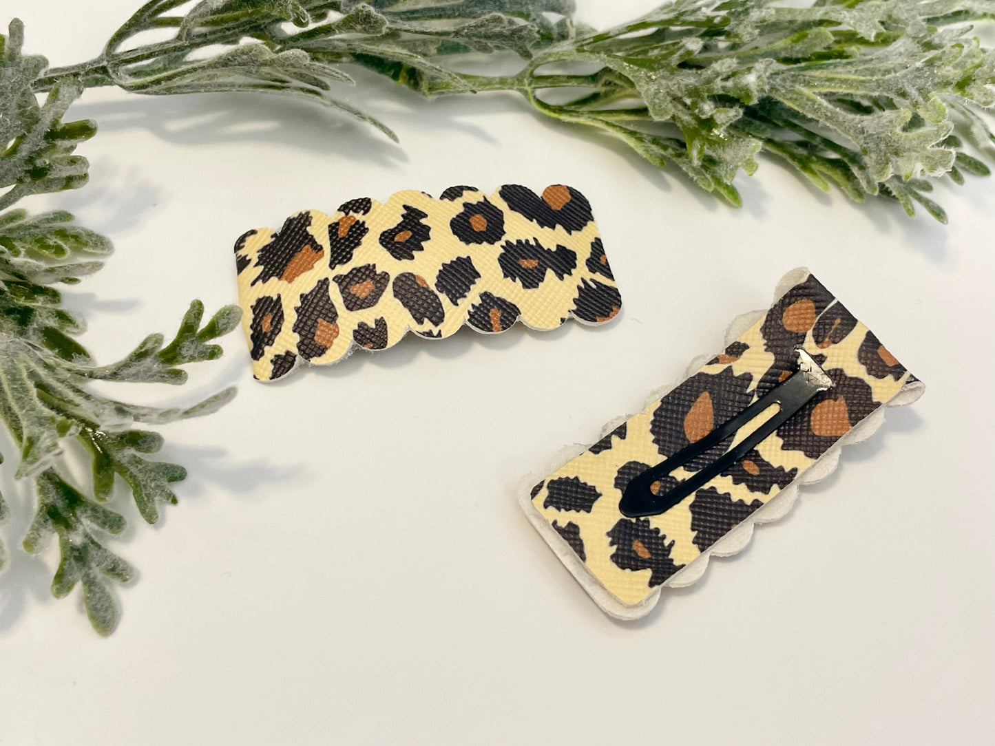 Leatherette Snap Clips - 2-Pack Leopard