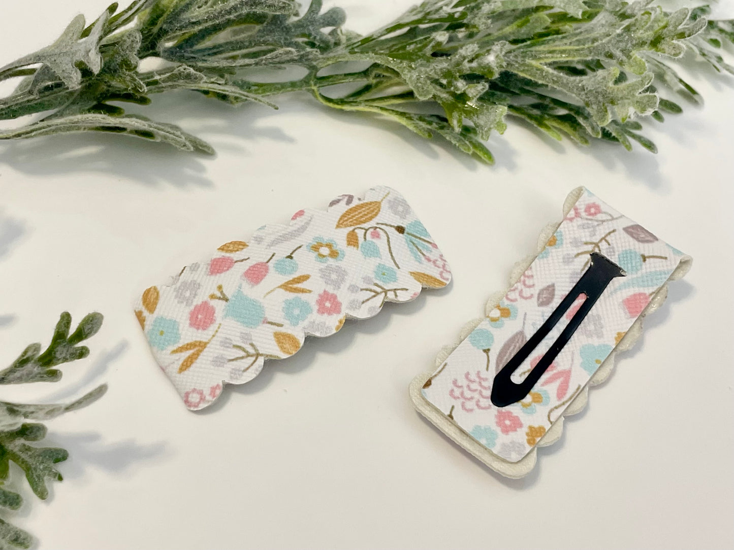 Leatherette Snap Clips - 2-Pack Pastel Floral