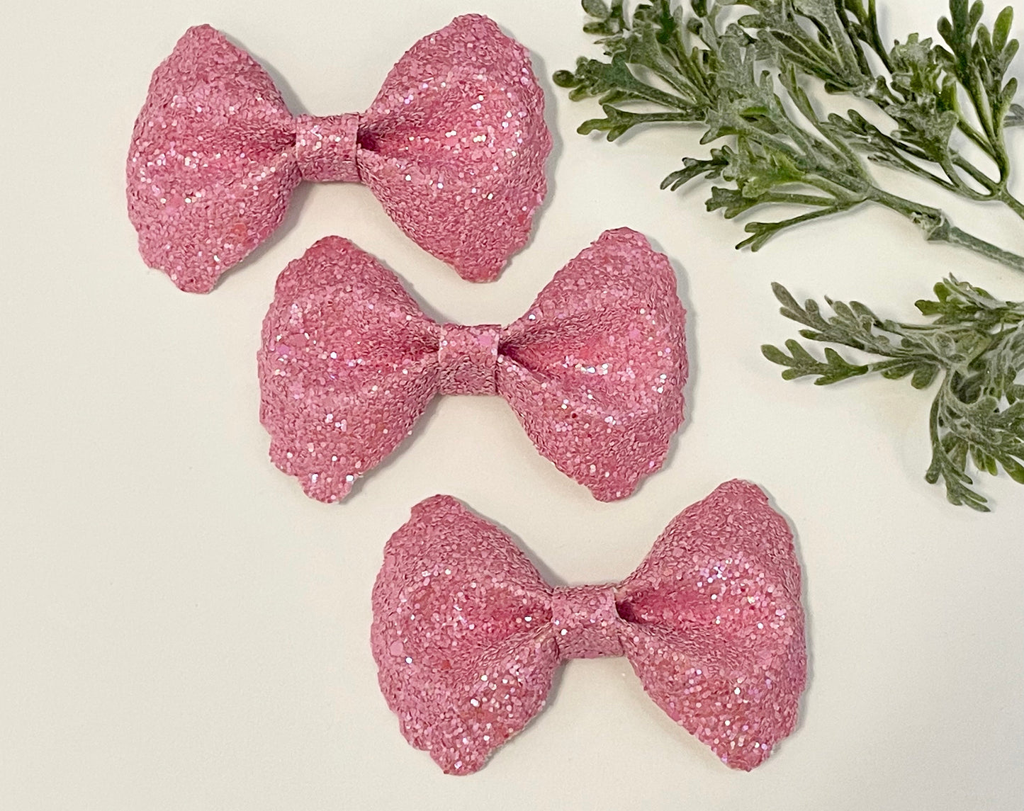 Bowtie Hair Bow with Scalloped Edges - Sparkly Pink