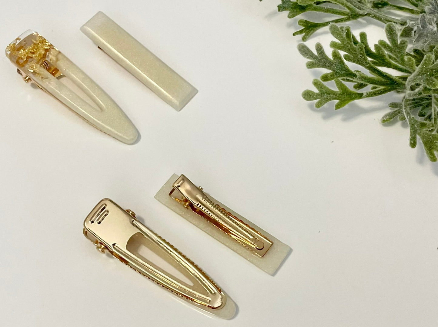 Resin Hair Clips - Pearl White & Gold